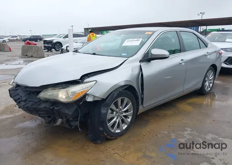 2016 Toyota Camry Xle z USA, uszkodzony, nr VIN 4T4BF1FK1GR520833